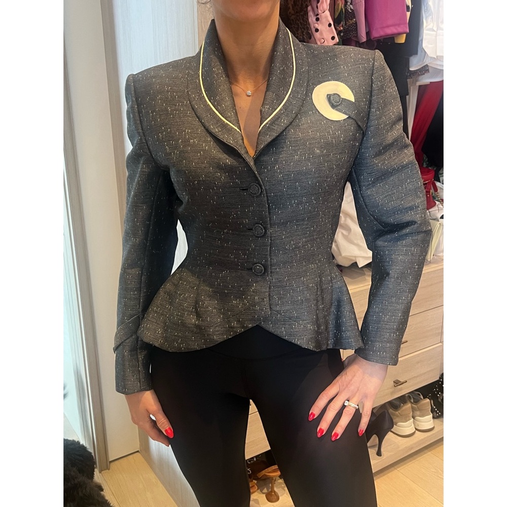 Vintage 1950’s Lilli Ann grey blazer lined in excellent condition. Rare piece